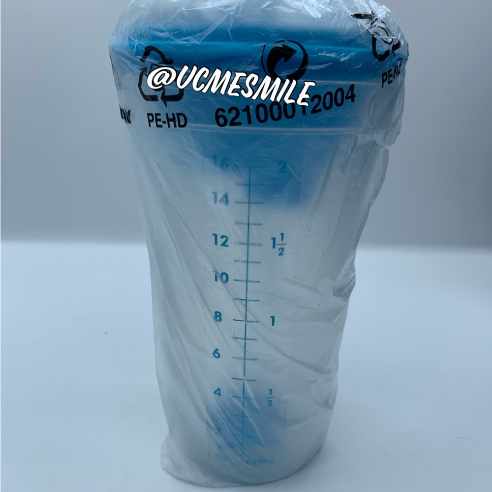 Tupperware Quick Shake - Blender / Mixer / Shaker Cup - Picture 5 of 5